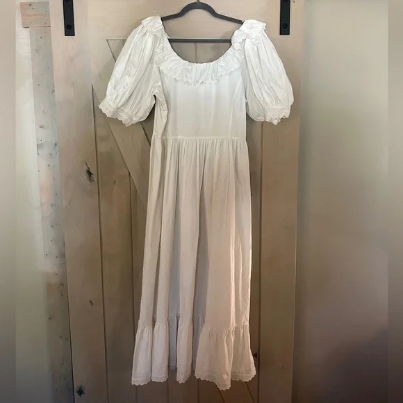 Doen Lupine Dress in Powder White - Picture 2 of 6